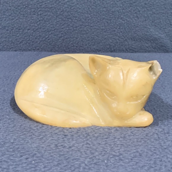Vintage Genuine Alabaster Hand Carved Sleeping Cat Figurine Italy Statue *As Is - Picture 1 of 9